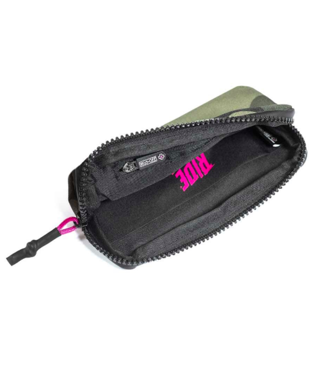 Etui Essentiel Muc-Off Camo