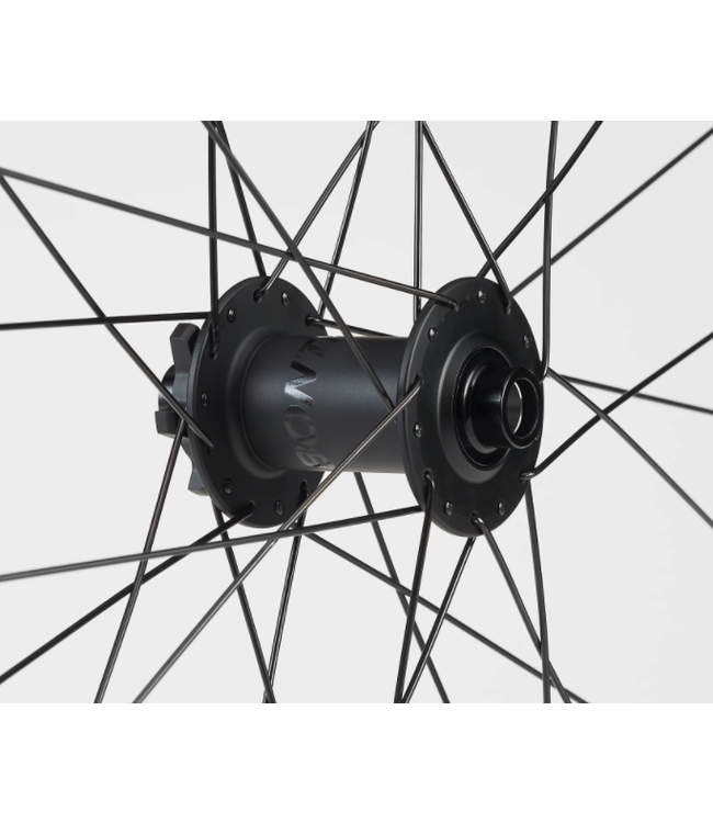 Roue 29'' Bontrager Line Comp 30 / TLR Boost / Disc 6 Bolt / Thru Axle 110 x 15mm Avant