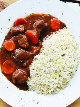 Beef bourguignon, vegetables & perfumed rice