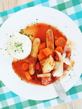 Creole sausages, vegetables & mashed potatoes (325g)