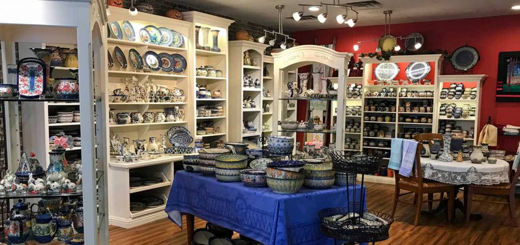 https://cdn.shoplightspeed.com/shops/609625/files/9748141/the-12-steps-of-polish-pottery-polish-pottery-bubb.jpg