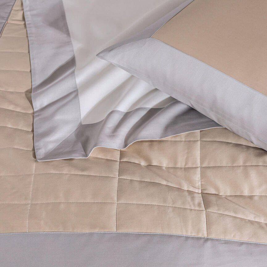 Frette Rectangular- Light Quilt