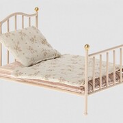 Vintage Bed, Mouse - Rose