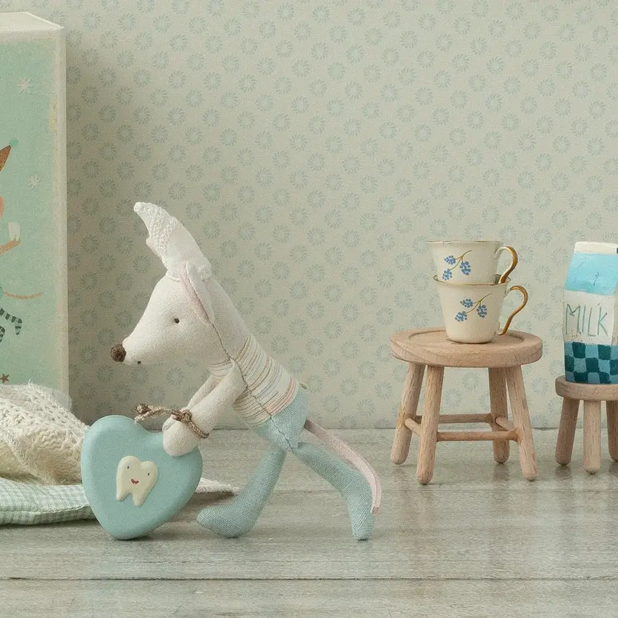 Table and stool set, Mouse