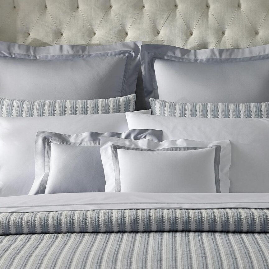 APOLLO STRIPE MATELASSÉ COVERLET