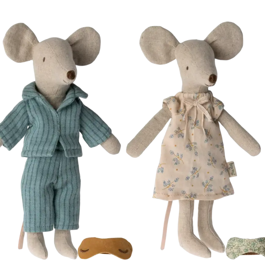 Mum & Dad mice in Cigarbox