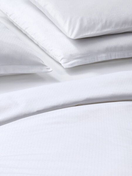 CF Fine Dot Bedding