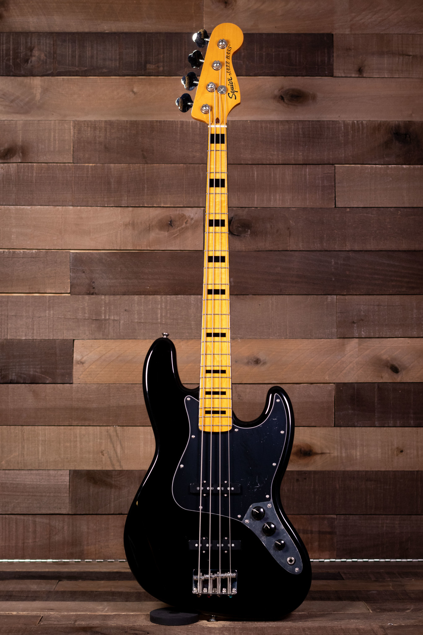 Squier Classic Vibe '70s Jazz Bass®, Maple Fingerboard, Black