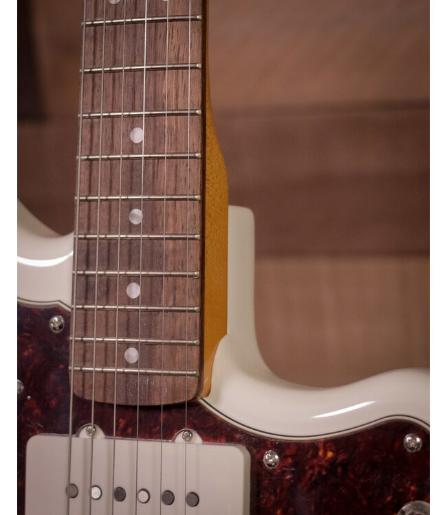 Squier Classic Vibe '60s Jazzmaster®, Laurel Fingerboard, Olympic White