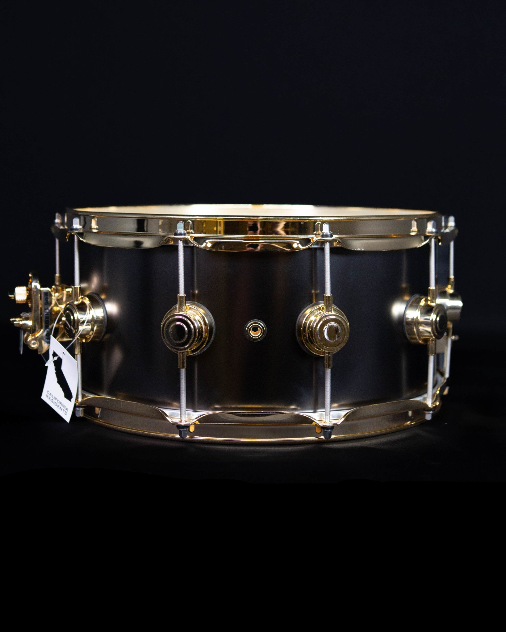 DW 6.5x14 Satin Black поверх латунного малого барабанаDW 6.5x14 Satin Black поверх латунного малого барабана  