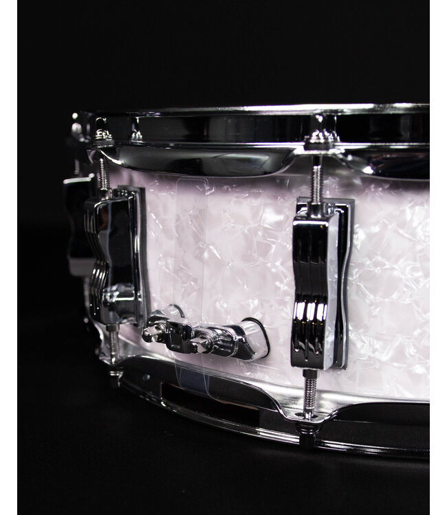 Ludwig 5" x 14" Classic Maple Snare Drum, White Marine Pearl