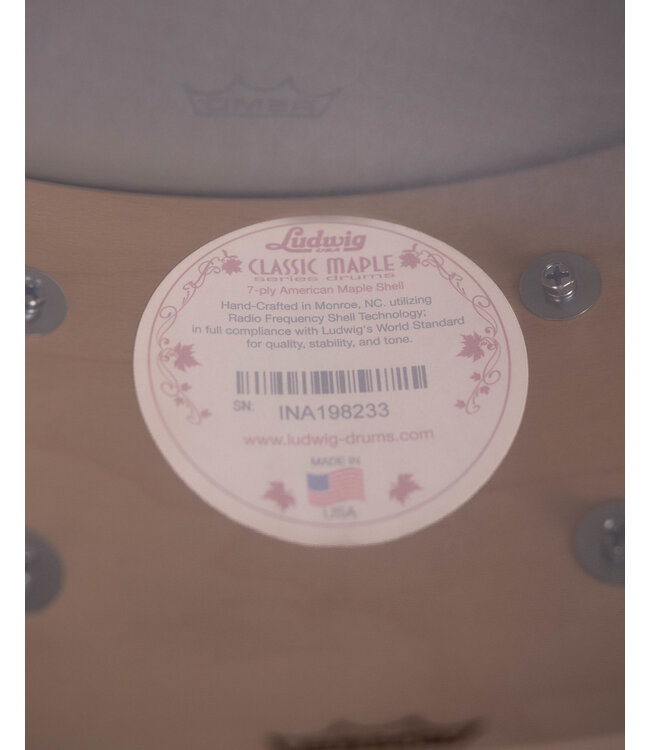 Ludwig 5" x 14" Classic Maple Snare Drum, White Marine Pearl