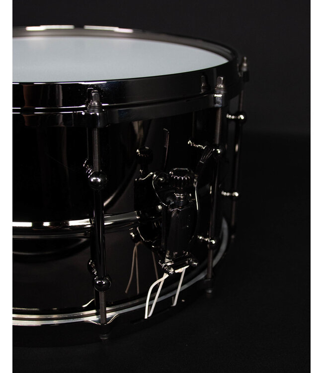 Ludwig 8" x 14" Universal Brass Snare Drum, Black Nickel Hardware