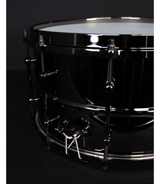 Ludwig 8" x 14" Universal Brass Snare Drum, Black Nickel Hardware