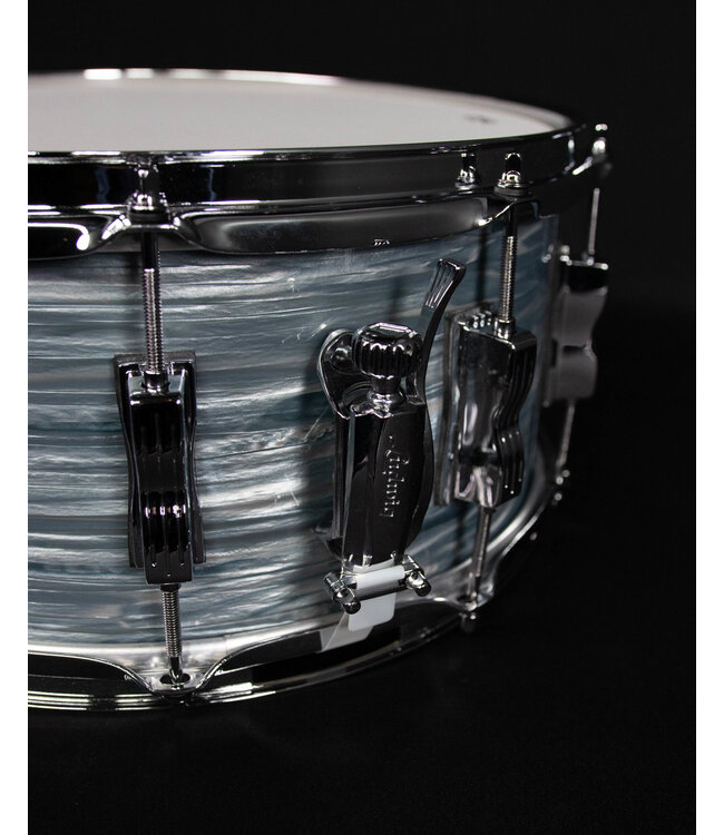 Ludwig 6.5" x 14" Classic Maple Snare Drum, Vintage Blue Oyster