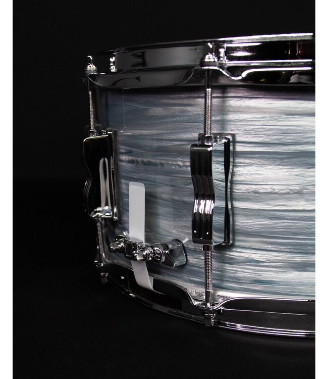 Ludwig 6.5" x 14" Classic Maple Snare Drum, Vintage Blue Oyster