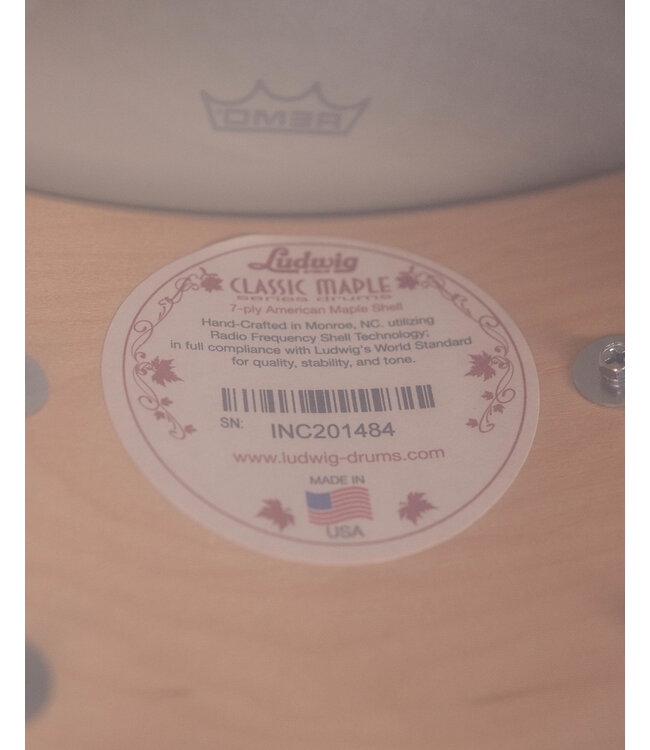 Ludwig 6.5" x 14" Classic Maple Snare Drum, Vintage Blue Oyster