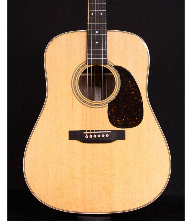 Martin Martin D-28 Standard Series Dreadnought Acoustic