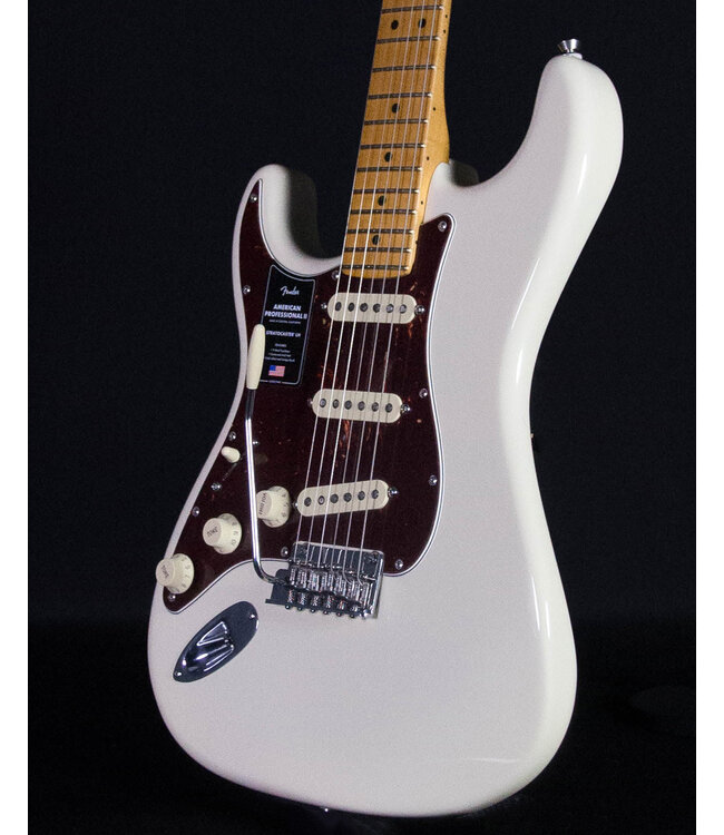 Fender American Professional II Stratocaster Left-Hand, Maple, Olympic White