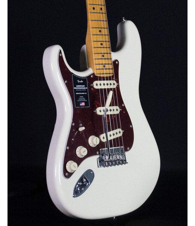 Fender American Professional II Stratocaster Left-Hand, Maple, Olympic White