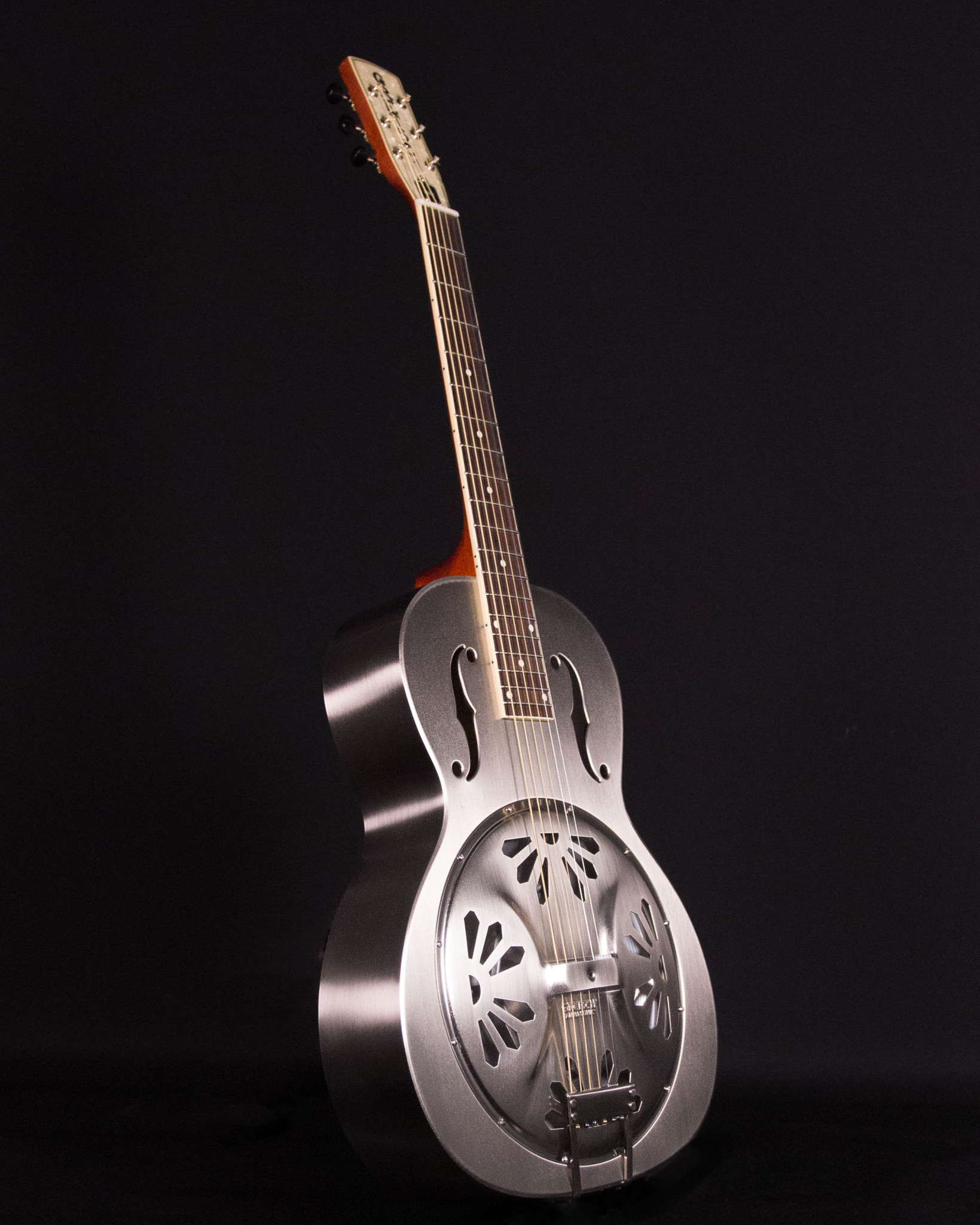 Gretsh G9221 BobtailTM Round-Neck Acoustic / Electric Steel Gretsh G9221 BobtailTM Round-Neck Acoustic / Electric Steel