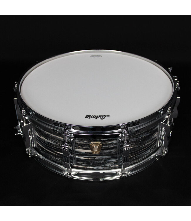 Ludwig 5" x 14" Classic Maple Snare Drum, Vintage Black Oystyer