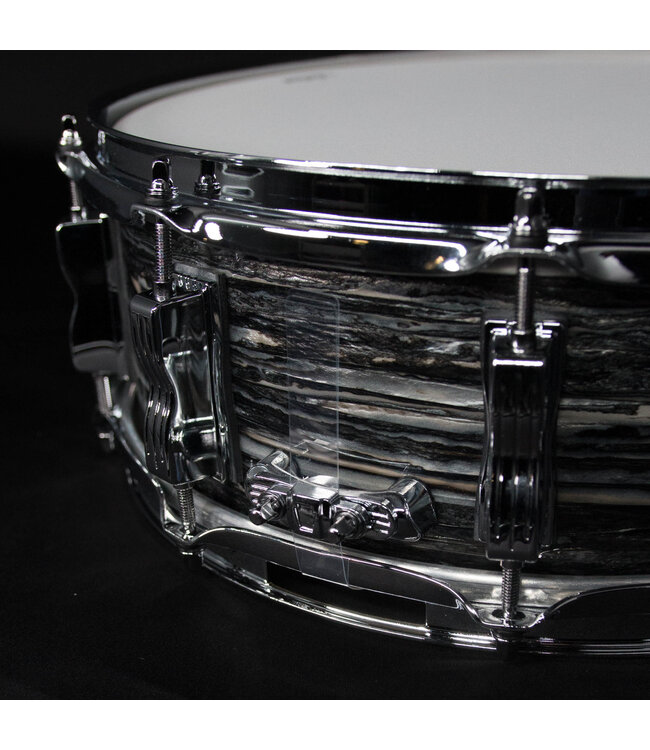 Ludwig 5" x 14" Classic Maple Snare Drum, Vintage Black Oystyer