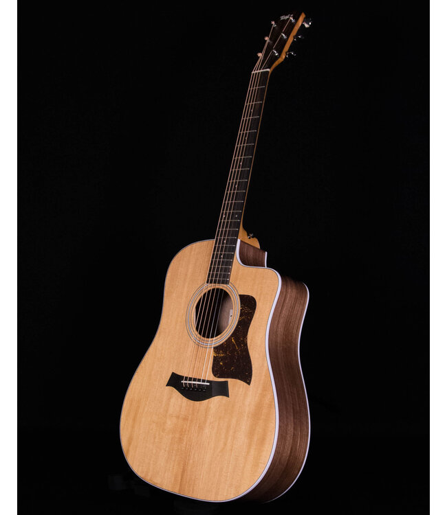 Taylor 210ce