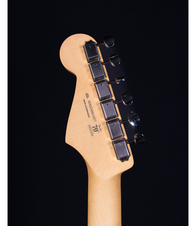 Fender Player II Stratocaster, Rosewood FB, Coral Red