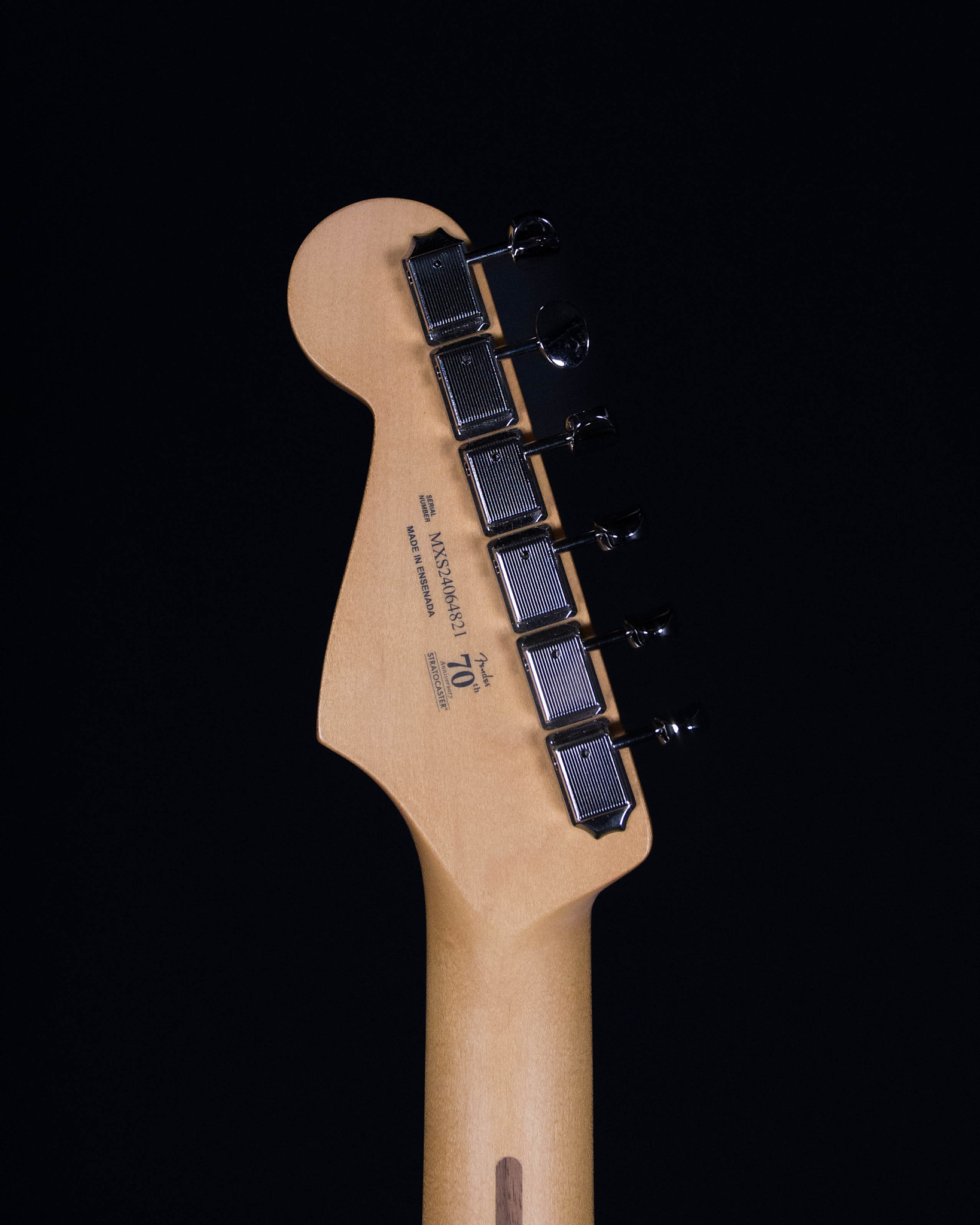 Fender Fender Player II Stratocaster, Rosewood FB, Chambered Mahogany, Transparent Cherry Burst Fender Fender Player II Stratocaster, Rosewood FB, Chambered Mahogany, Transparent Cherry Burst