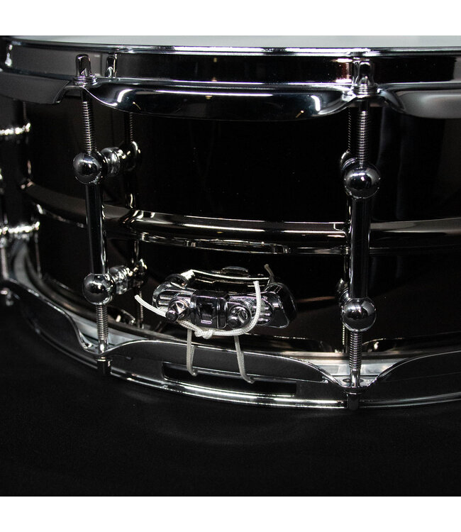 Ludwig 5.5" x 14" Universal Brass Snare Drum, Chrome Hardware