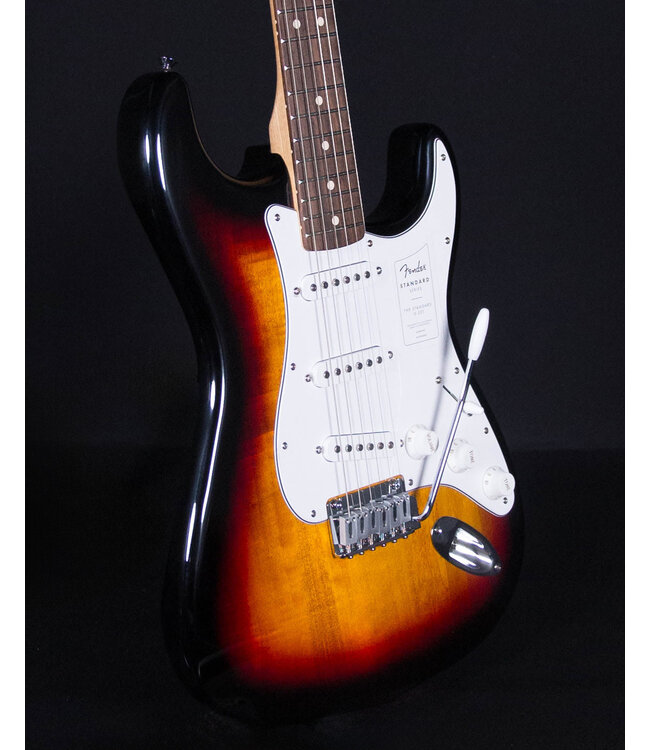 Fender Standard Stratocaster, Laurel FB, 3-Color Sunburst