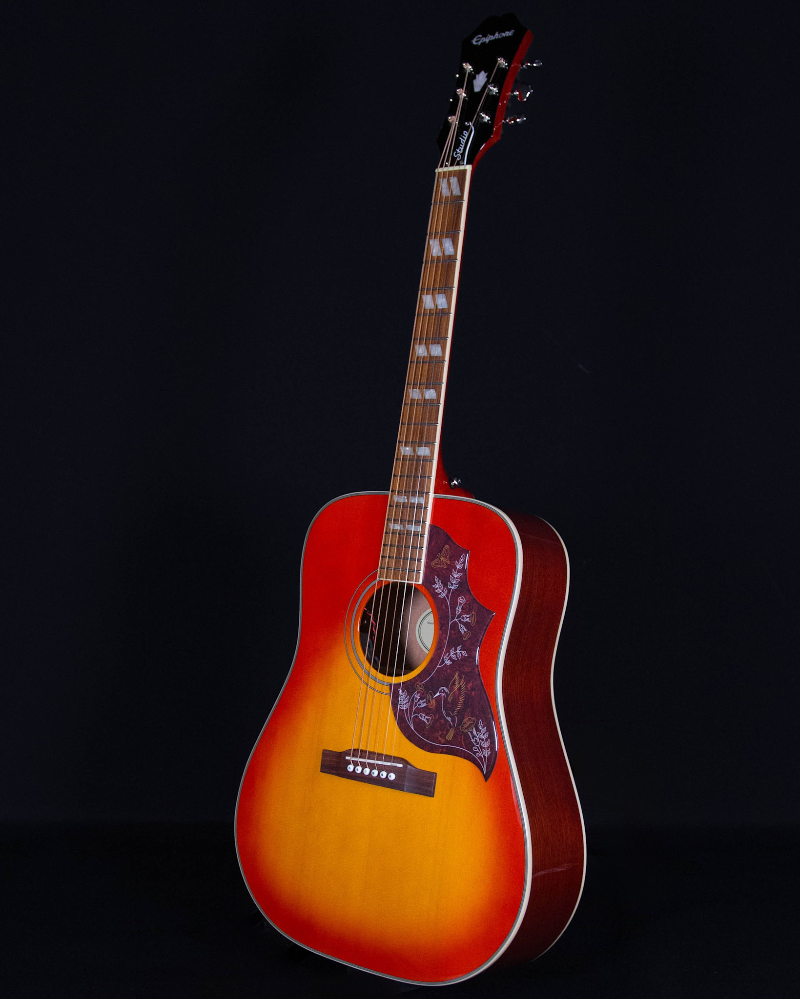 Epiphone Hummingbird Pro Acoustic/Electric, Faded Cherry Epiphone Hummingbird Pro Acoustic/Electric, Faded Cherry