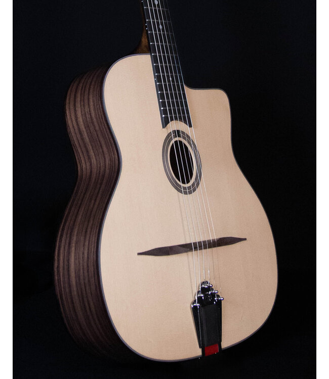 Eastman DM1, Gypsy Guitar with Sitka Spruce Body Back/Sides:Rosewood Laminate,