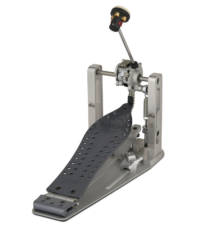 DW MFG Series Machined Chain Drive Single Bass Drum Pedal with Extended Footboard