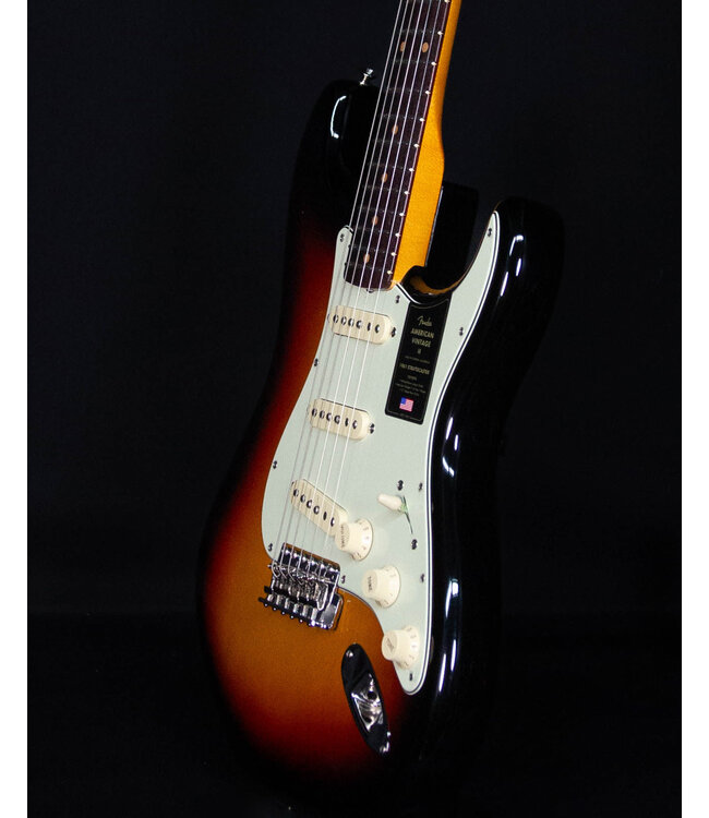 Fender  American Vintage II 1961 Stratocaster®, Rosewood Fingerboard, 3-Color Sunburst