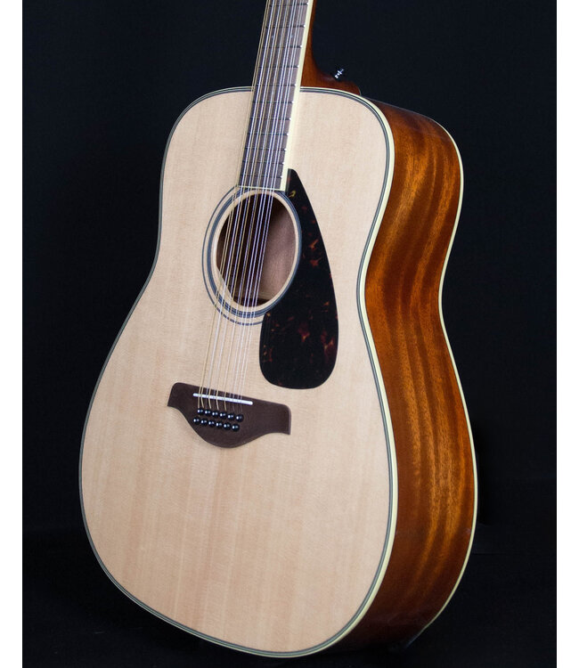 Yamaha FG820-12  Solid Spruce Top, Mahogany Back and Sides, Natural