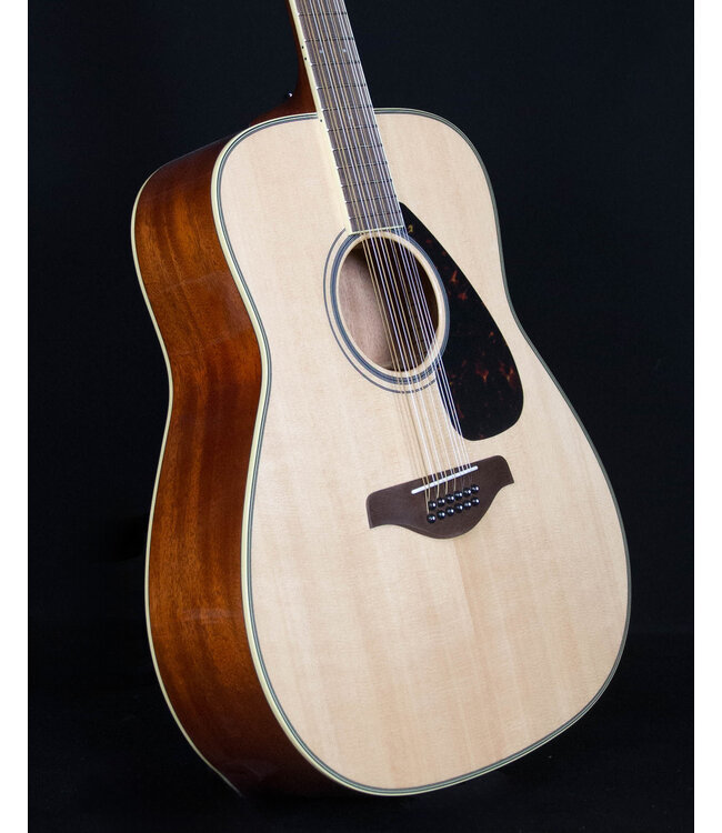 Yamaha FG820-12  Solid Spruce Top, Mahogany Back and Sides, Natural