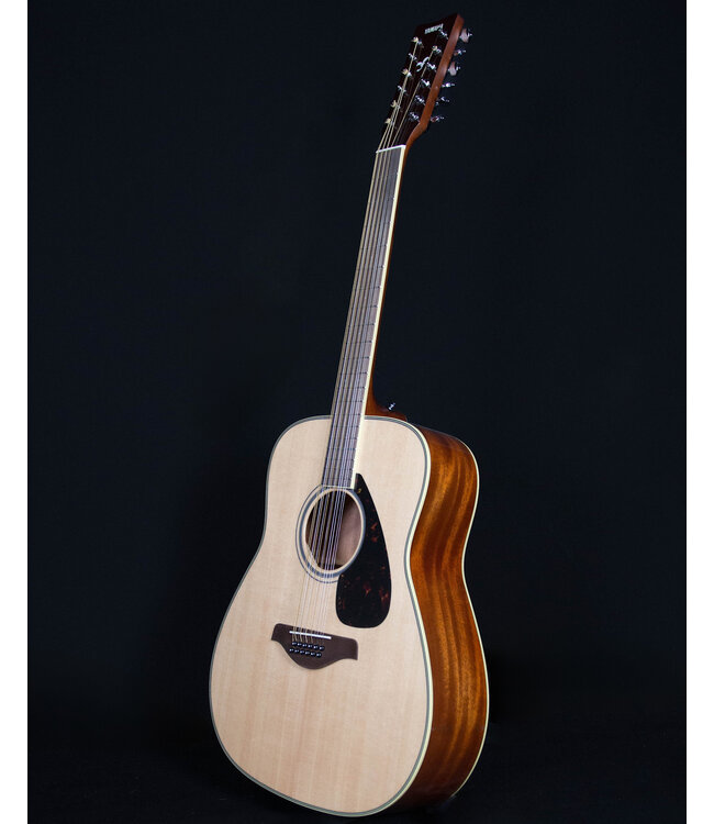 Yamaha FG820-12  Solid Spruce Top, Mahogany Back and Sides, Natural