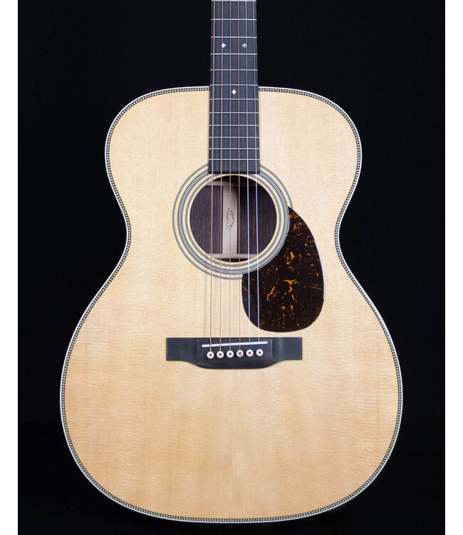 Martin OM-28 Acoustic Guitar, Natural