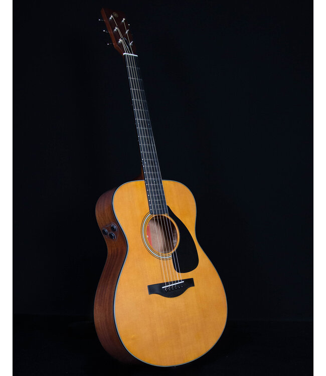Yamaha FSX3 Red Label Concert Acoustic Guitar with Atmosfeel Pickup, Hard Bag