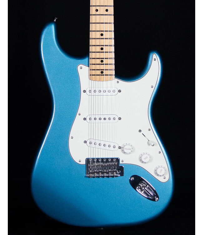 Fender Standard Stratocaster, Lake Placid Blue, with Case, 2012 - USED