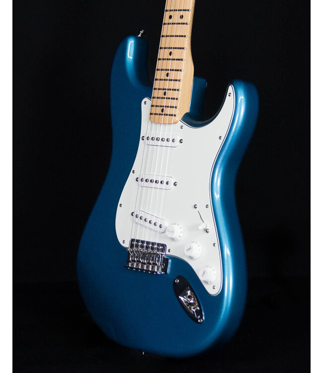 Fender Standard Stratocaster, Lake Placid Blue, with Case, 2012 - USED