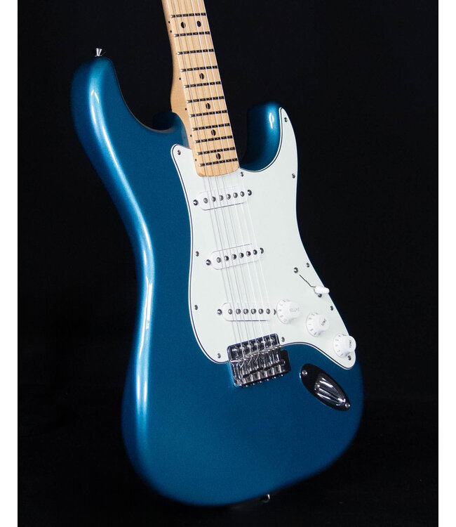 Fender Standard Stratocaster, Lake Placid Blue, with Case, 2012 - USED