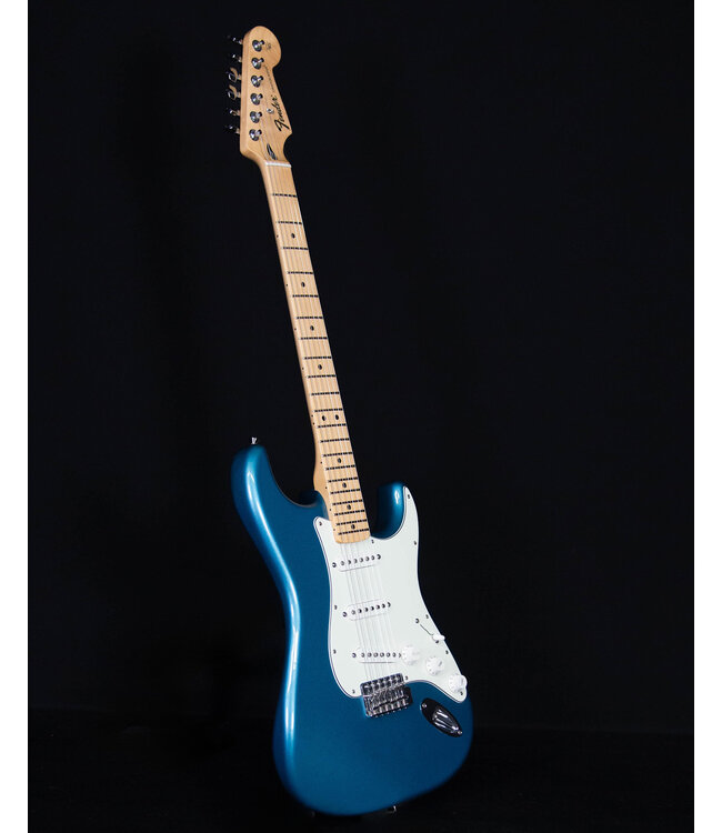 Fender Standard Stratocaster, Lake Placid Blue, with Case, 2012 - USED