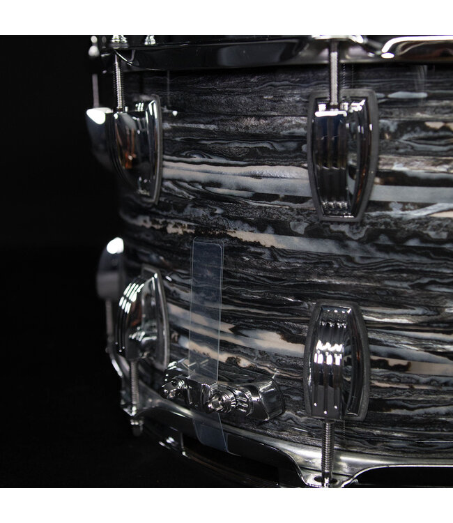 Ludwig 14" x 8" Classic Maple Snare Drum, Vintage Black Oyster
