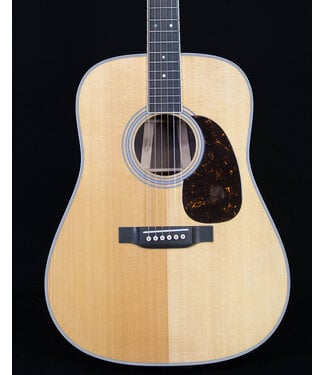 Martin Martin D-35 Standard Series Acoustic Guitar