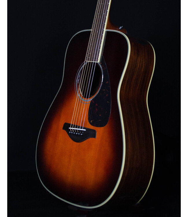 Yamaha FG830 Solid Top Acoustic, Rosewood Back and Sides, Tobacco Brown Sunburst