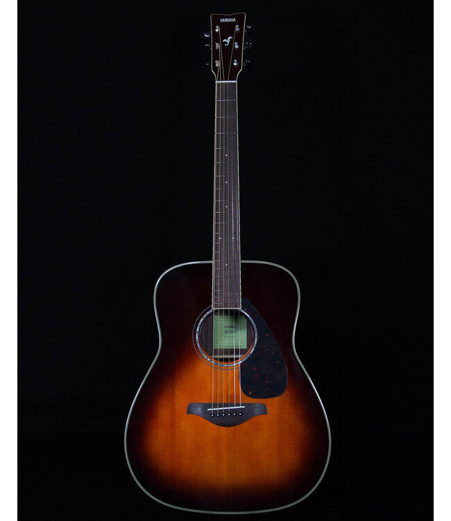 Yamaha FG830 Solid Top Acoustic, Rosewood Back and Sides, Tobacco Brown Sunburst