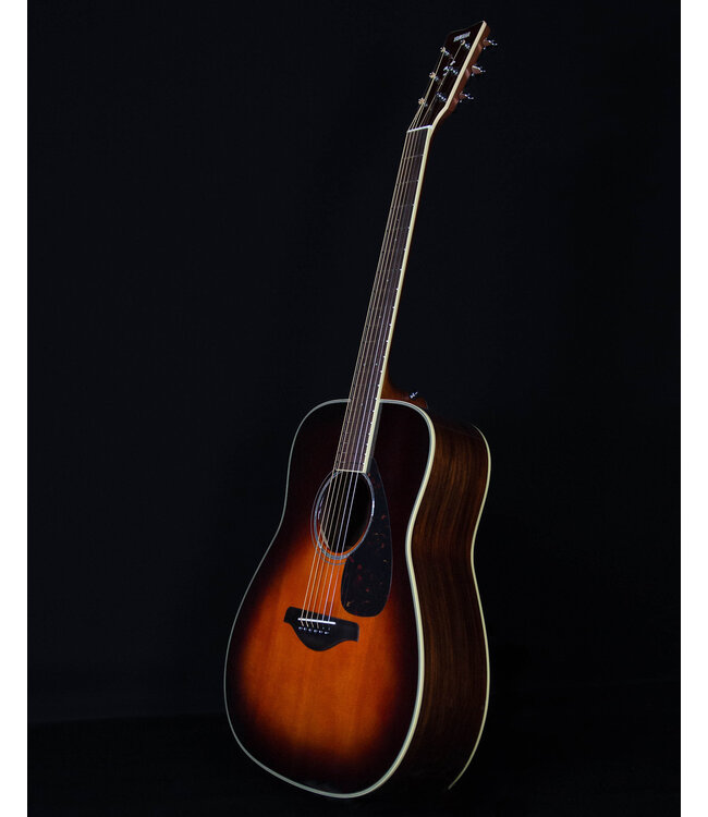 Yamaha FG830 Solid Top Acoustic, Rosewood Back and Sides, Tobacco Brown Sunburst